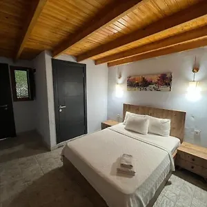 Otel Ados Çeşme
